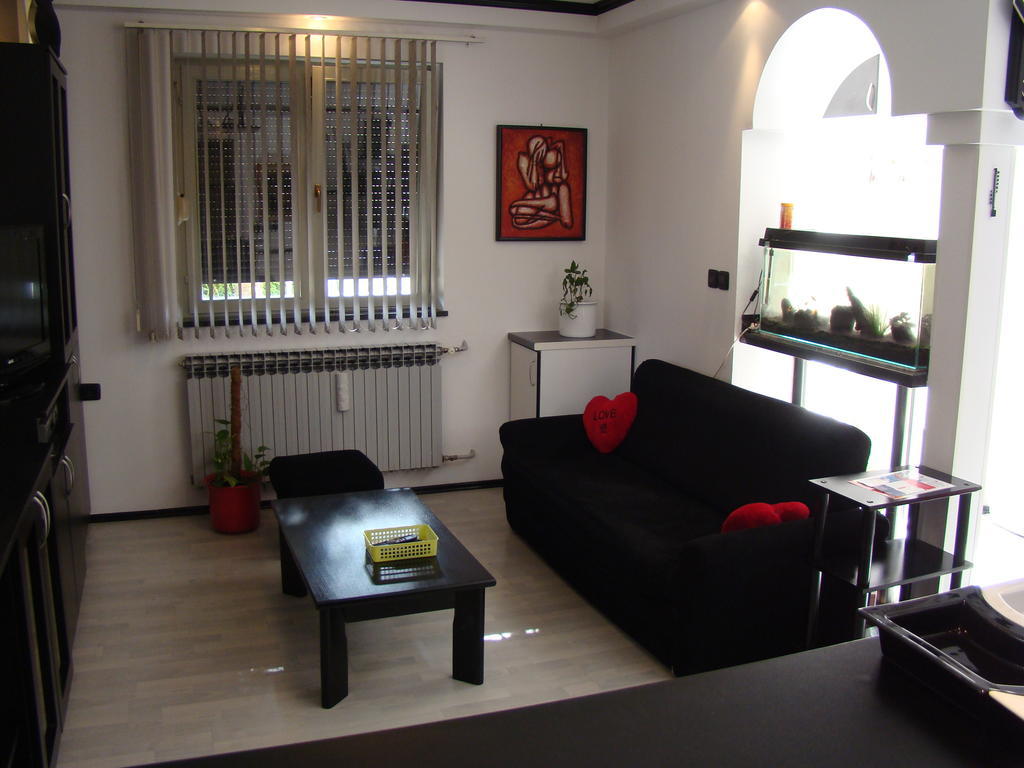 Apartament Nec *